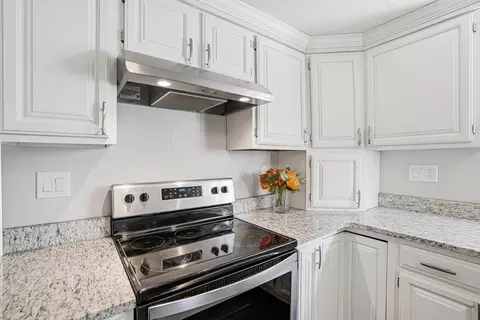 49 Grove St, Upton, MA 01568 photo 4