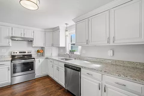 49 Grove St, Upton, MA 01568 photo 3