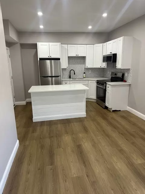 24 E Chestnut St, Brockton, MA 02301