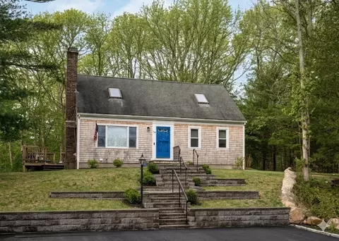 119 Brigantine Dr, Falmouth, MA 02536