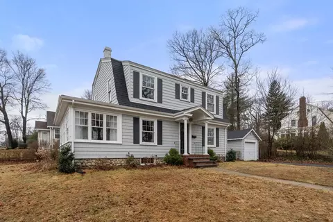 2 Lakewood Rd, Weymouth, MA 02190