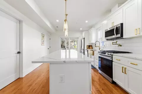 567 Park St #2, Boston, MA 02124
