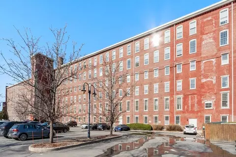 52 Lawrence Dr #M305, Lowell, MA 01854