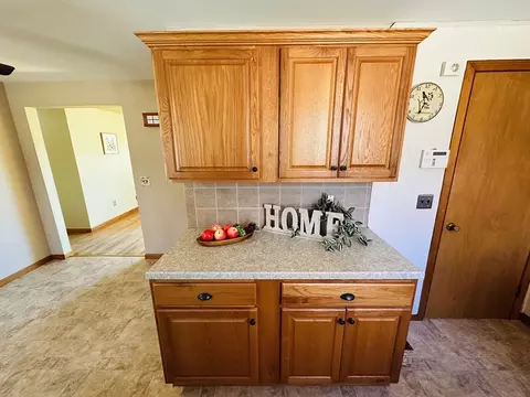 240 Mccarthy Ave, Chicopee, MA 01020 photo 7