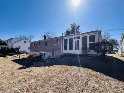 240 Mccarthy Ave, Chicopee, MA 01020 photo 23