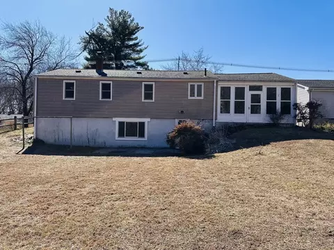 240 Mccarthy Ave, Chicopee, MA 01020 photo 22