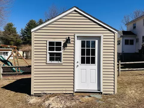 240 Mccarthy Ave, Chicopee, MA 01020 photo 28