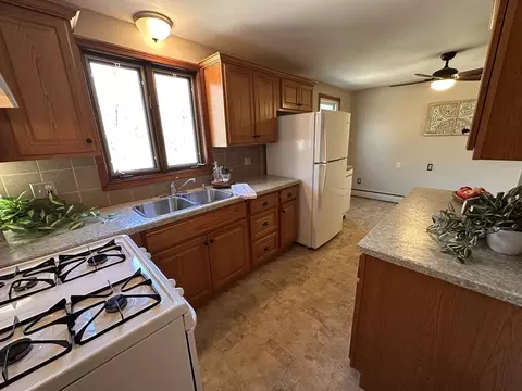 240 Mccarthy Ave, Chicopee, MA 01020 photo 5