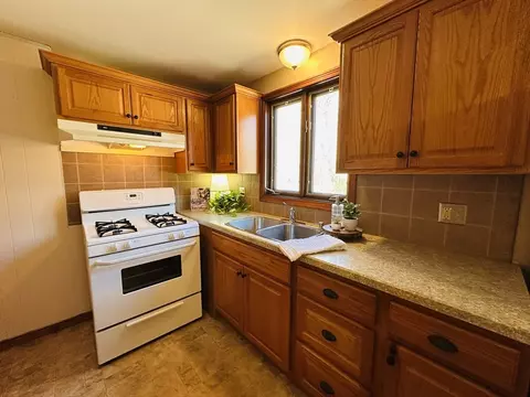 240 Mccarthy Ave, Chicopee, MA 01020 photo 6