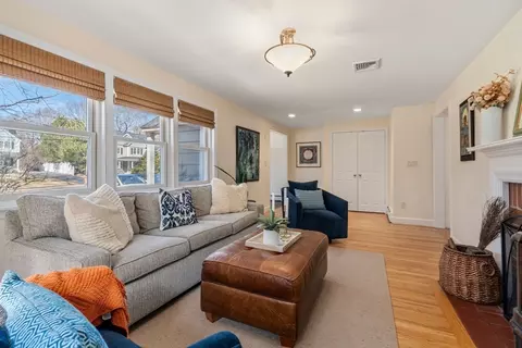 88 Robinwood Ave, Needham, MA 02492 photo 4
