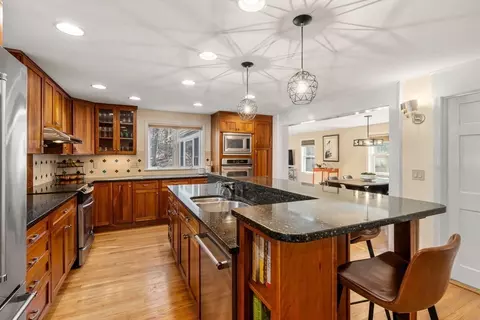 88 Robinwood Ave, Needham, MA 02492 photo 8