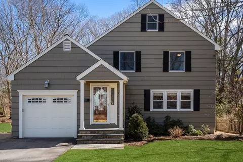 88 Robinwood Ave, Needham, MA 02492
