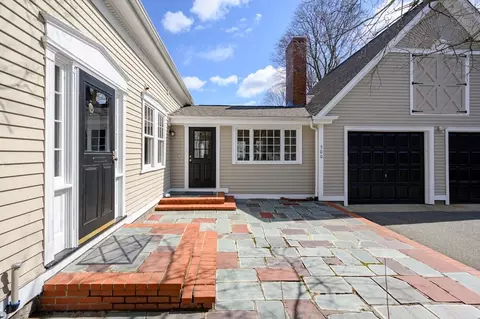 Exterior - 498-500 Main, Hingham, MA 02043 photo 4 of 10