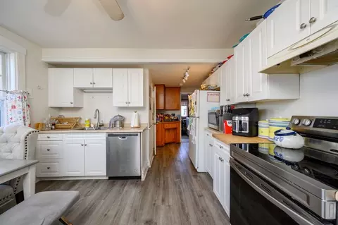 Kitchen - 498-500 Main, Hingham, MA 02043 photo 3 of 3
