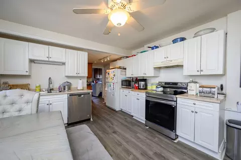 Kitchen - 498-500 Main, Hingham, MA 02043 photo 2 of 3