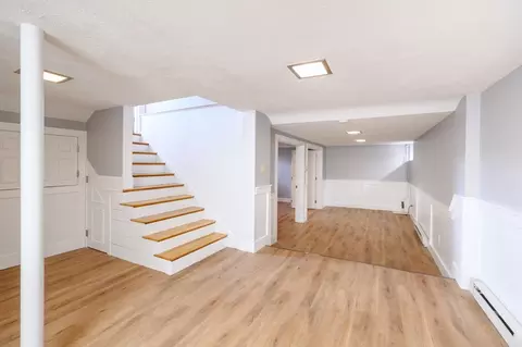 Living - 498-500 Main, Hingham, MA 02043 photo 6 of 8