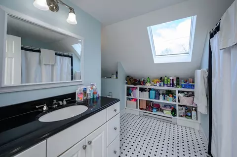 Bath - 498-500 Main, Hingham, MA 02043 photo 4 of 4