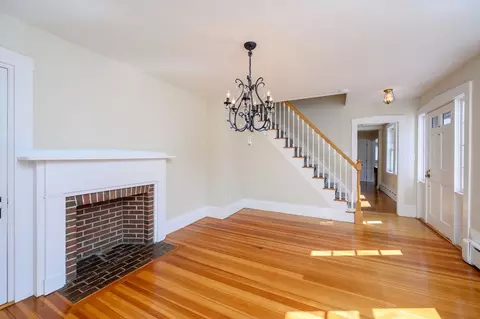 Living - 498-500 Main, Hingham, MA 02043 photo 5 of 8