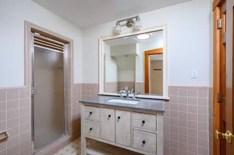 Bath - 498-500 Main, Hingham, MA 02043 photo 1 of 4