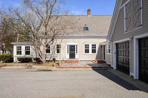 Exterior - 498-500 Main, Hingham, MA 02043 photo 3 of 10