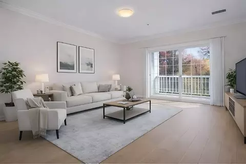 170 Clocktower Dr #103, Waltham, MA 02452