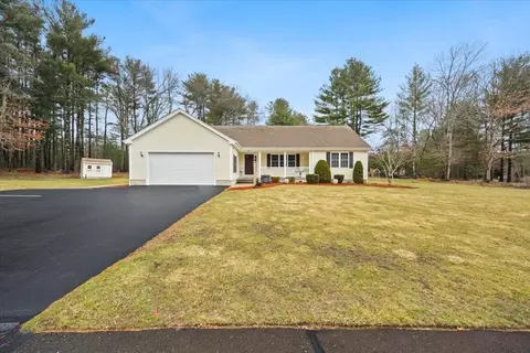 17 Barry Dr, Taunton, MA 02780
