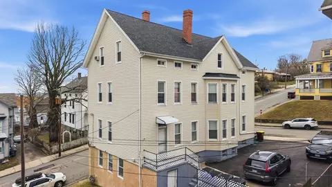 550 June St, Fall River, MA 02720 photo 3