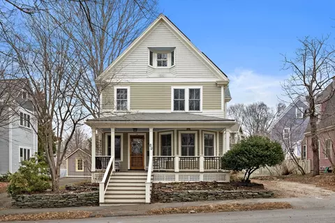 69 Kaposia St, Auburndale, MA 02466