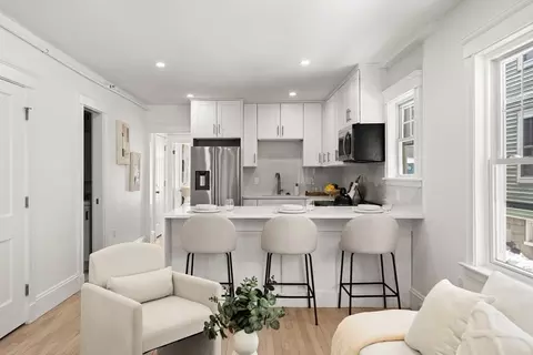 60 Derby St #3, Somerville, MA 02145