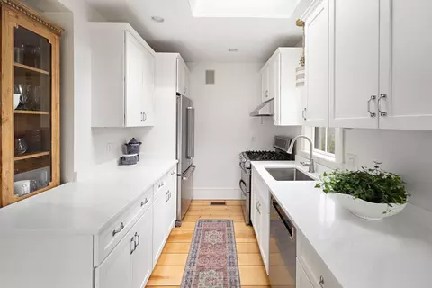 272 North St, Hingham, MA 02043 photo 4