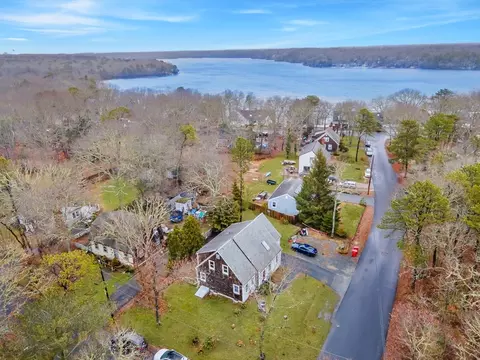 15 Florence Ave, Mashpee, MA 02649 photo 4