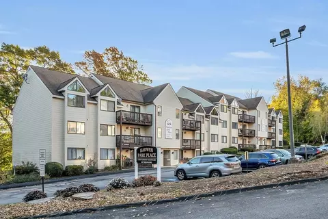 10 Hulbert Rd #10, Worcester, MA 01603