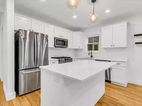 3 Wisteria St #2, Salem, MA 01970