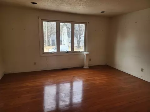 61 Monticello Ave, Springfield, MA 01109 photo 9
