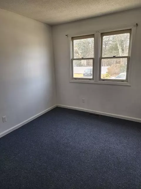 61 Monticello Ave, Springfield, MA 01109 photo 13