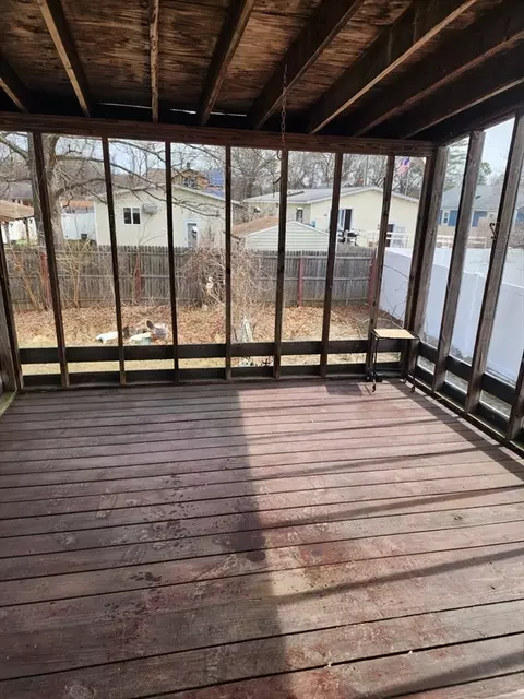 61 Monticello Ave, Springfield, MA 01109 photo 3