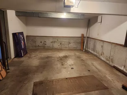 61 Monticello Ave, Springfield, MA 01109 photo 20