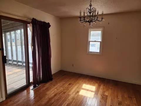 61 Monticello Ave, Springfield, MA 01109 photo 4