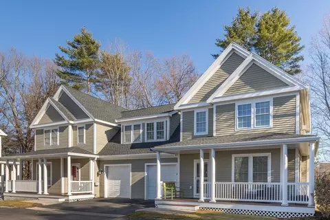5 Moseley Pl #5, Newburyport, MA 01950