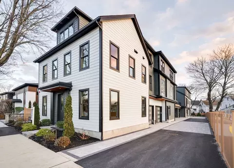 290 Watertown St #1, Newton, MA 02458