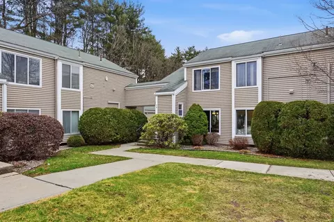72 Nassau Dr #72, Springfield, MA 01129