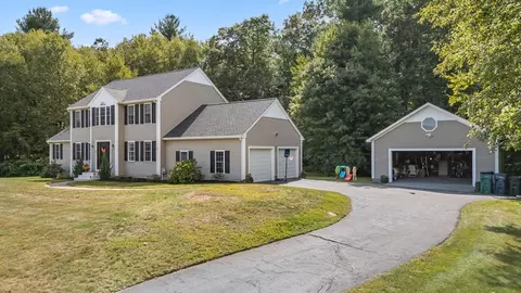 8 Virginia Ave, Sutton, MA 01590 photo 2