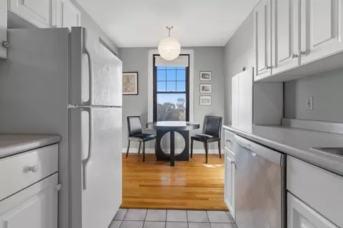Kitchen - 4 Charlesgate E #606, Boston, MA 02215 photo 1 of 2