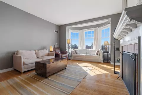 Living - 4 Charlesgate E #606, Boston, MA 02215 photo 1 of 3