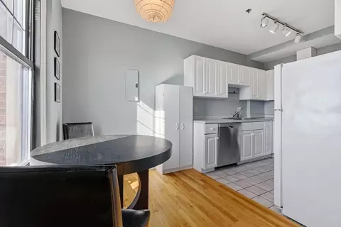 Dining - 4 Charlesgate E #606, Boston, MA 02215 photo 3 of 3