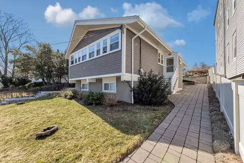 81 Houghton St, Dorchester, MA 02122