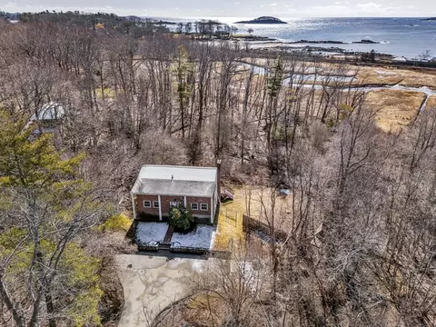 955 Hale St, Beverly, MA 01915