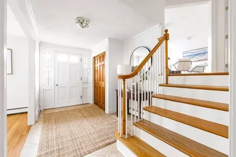 Entry Way - 133 Prince St, Needham, MA 02492 photo 2 of 4