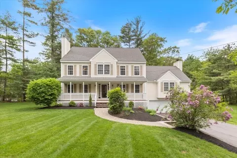 32 W Shore Rd, Merrimac, MA 01860