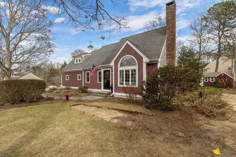 46 Snead Dr, Mashpee, MA 02649 photo 2